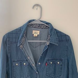 Levi’s Denim Shirt light weight